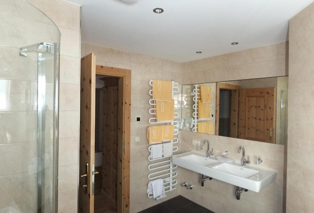 Hotel Garni Obermair Mayrhofen Δωμάτιο φωτογραφία